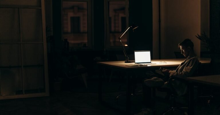 desk-exercises-to-combat-sitting-all-day